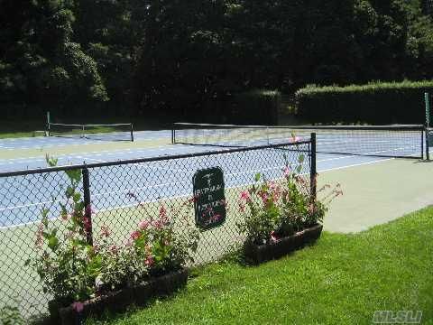 Exterior, Tennis Courts