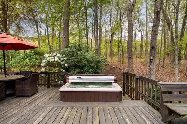 Exterior, Hot Tub