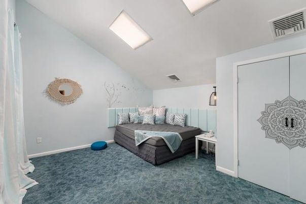 Bedroom, Interior, Pendant Lights