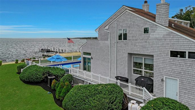 Exterior, Pool, Water