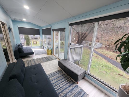 Interior, Recessed Lighting, Sun Room, Wood Texture Flooring