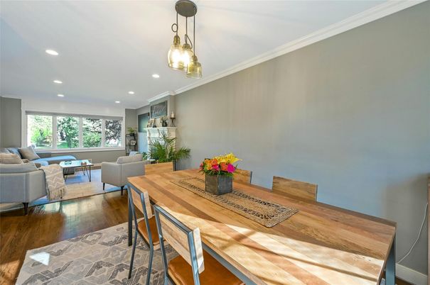 Dining room, Interior, Living room, Pendant Lights, Recessed Lighting, Wood Texture Flooring
