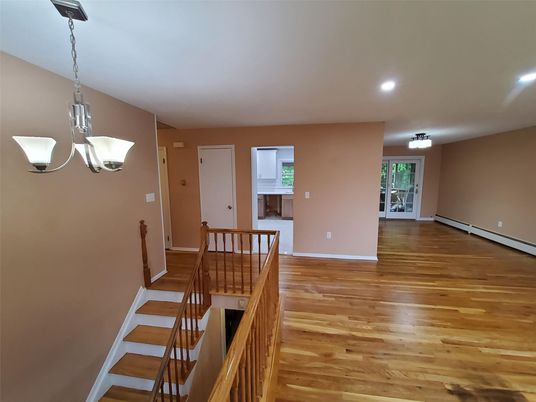 Interior, Pendant Lights, Recessed Lighting, Wood Texture Flooring