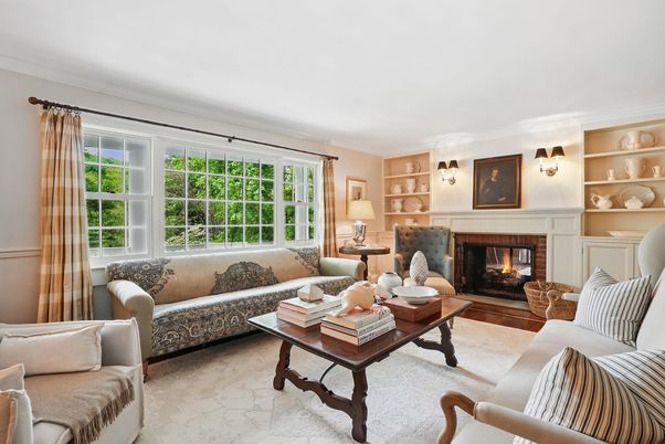 Fireplace, Interior, Living room