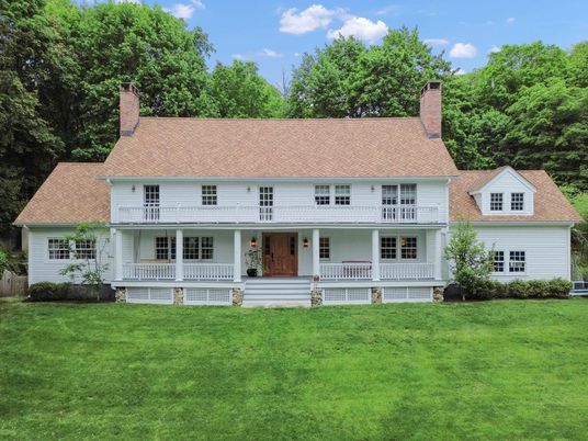 Backyard, Exterior, Facade, Cape Cod