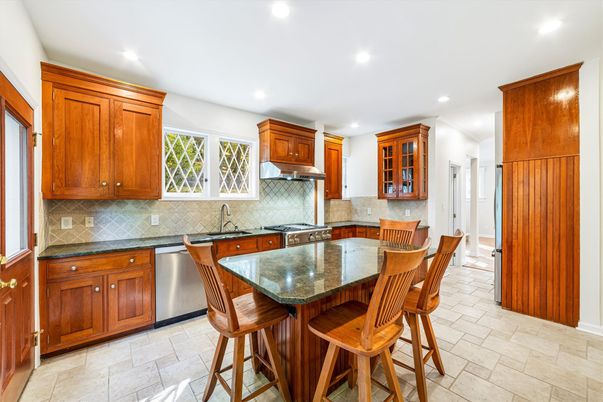 Dining room, Interior, Kitchen, Recessed Lighting, Stainless Steel Appliances