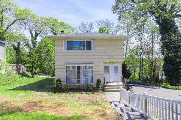 Backyard, Exterior, Facade, American Foursquare