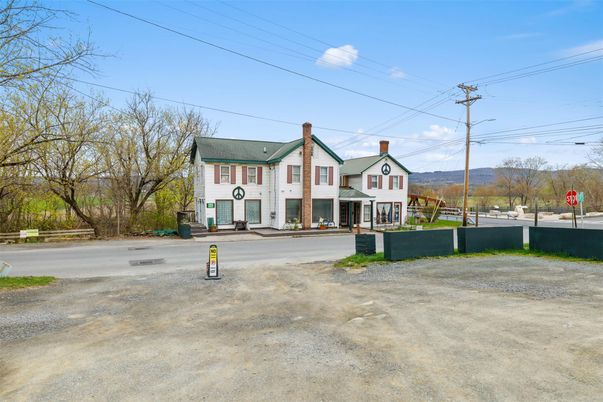 Backyard, Exterior, Facade, Cape Cod