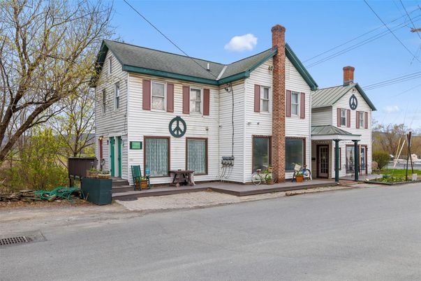 Exterior, Facade, Queen Anne Victorian