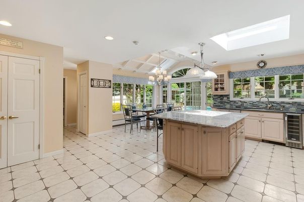 Chandelier, Dining room, Interior, Kitchen, Recessed Lighting