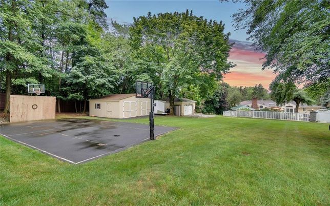 Detached Garage, Exterior
