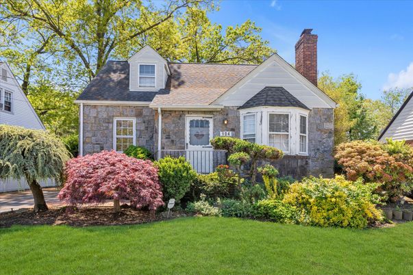 Exterior, Facade, Cape Cod