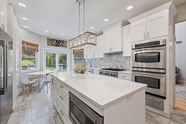 Dining room, Interior, Kitchen, Pendant Lights, Recessed Lighting, Stainless Steel Appliances