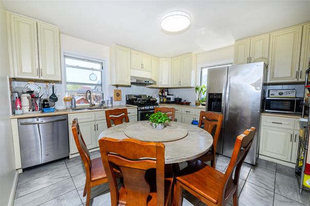 Dining room, Interior, Kitchen, Stainless Steel Appliances