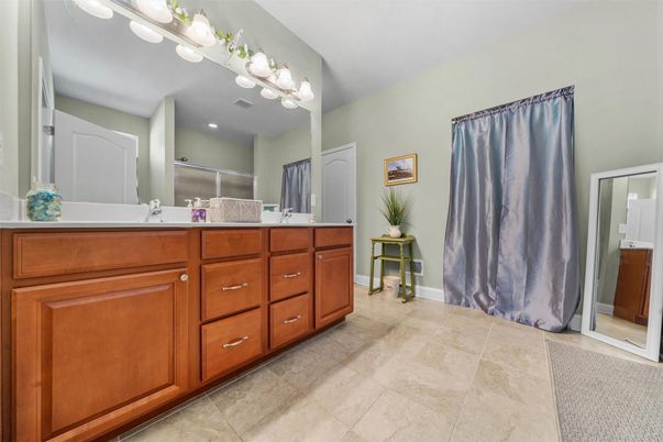 Bathroom, Dual Sink Vanities, Interior