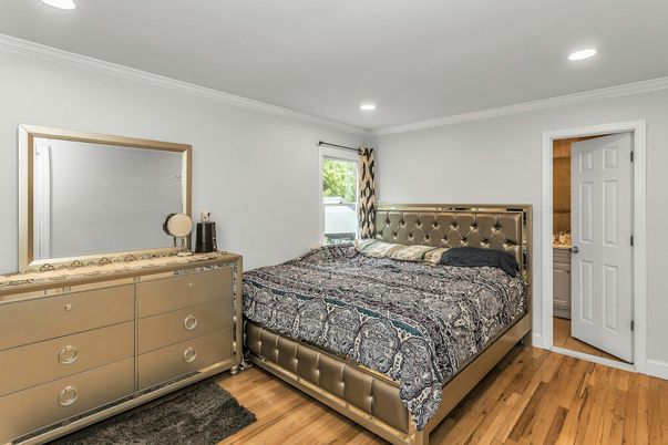 Bedroom, Interior, Recessed Lighting, Wood Texture Flooring