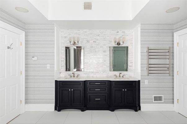 Bathroom, Dual Sink Vanities, Interior, Recessed Lighting