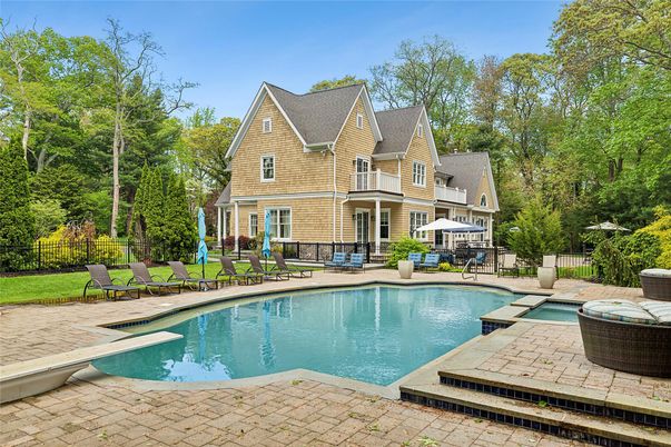 Exterior, Pool