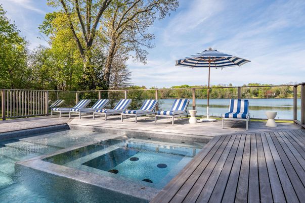 Exterior, Lake, Pool, Water