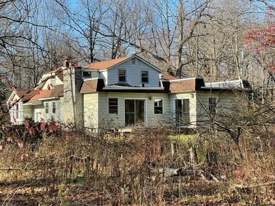 Exterior, Facade, Farmhouse