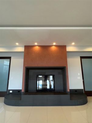 Fireplace, Interior, Recessed Lighting