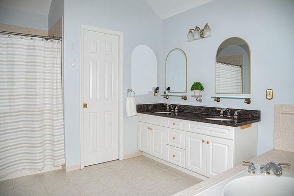Bathroom, Dual Sink Vanities, Interior