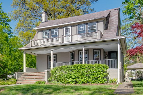 Exterior, Facade, American Foursquare