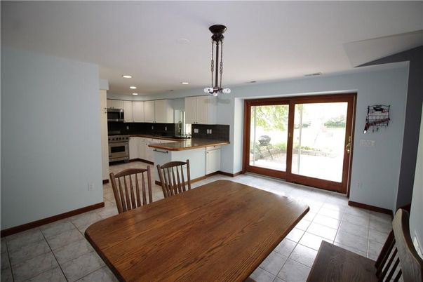 Dining room, Interior, Kitchen, Pendant Lights, Recessed Lighting, Stainless Steel Appliances