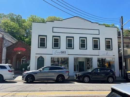 Exterior, Facade, Rowhouse
