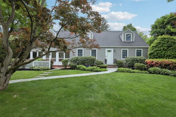 Exterior, Facade, Cape Cod