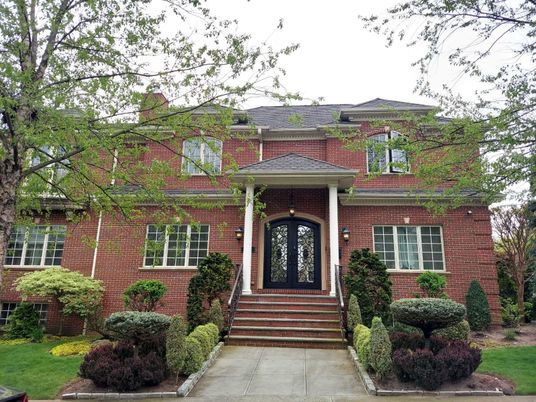Exterior, Facade, Brick Facade, Georgian