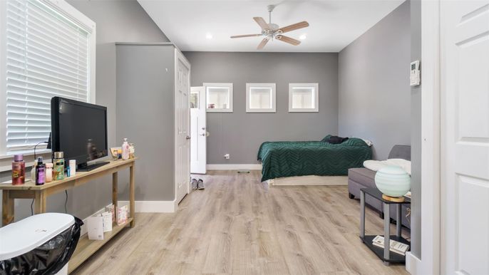 Interior, Recessed Lighting, Wood Texture Flooring