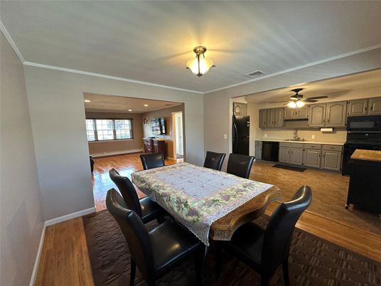 Dining room, Interior, Kitchen, Recessed Lighting, Wood Texture Flooring