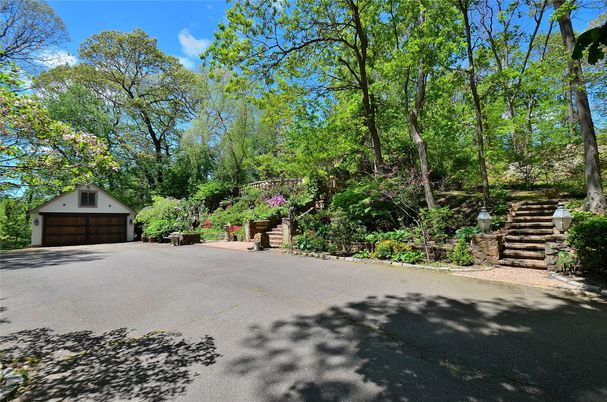 Detached Garage, Exterior