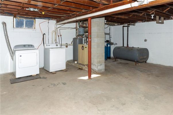 Interior, Washer, Wooden Beams