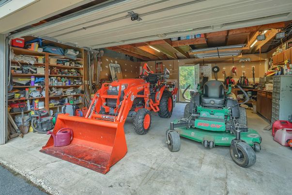 Garage, Interior