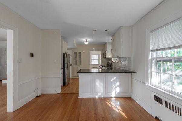 Interior, Kitchen, Pendant Lights, Wood Texture Flooring