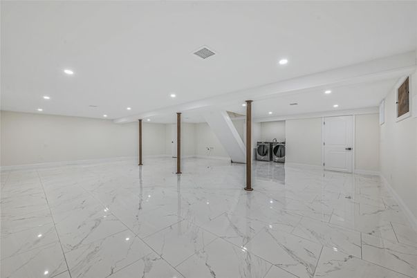 Empty room, Interior, Marble, Recessed Lighting, Washer