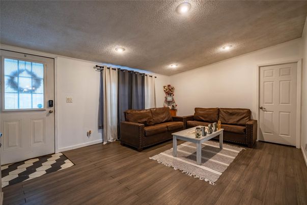 Interior, Living room, Recessed Lighting, Wood Texture Flooring