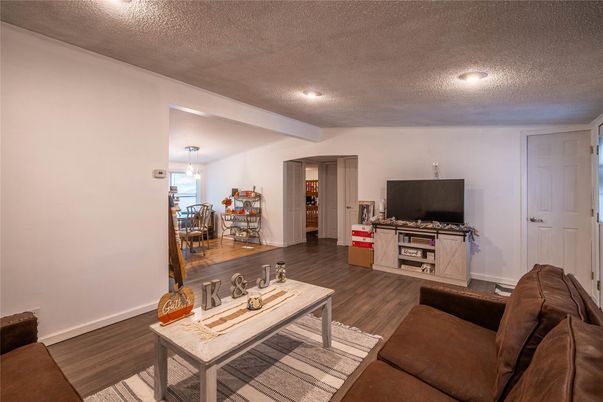Chandelier, Dining room, Interior, Living room, Recessed Lighting, Wood Texture Flooring