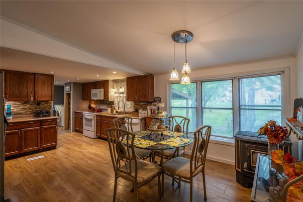 Dining room, Interior, Kitchen, Pendant Lights, Recessed Lighting, Wood Texture Flooring