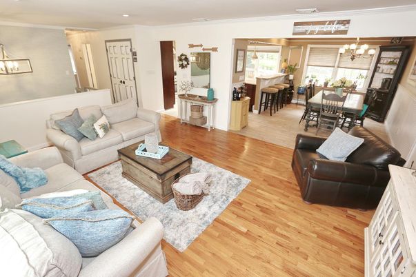 Chandelier, Dining room, Interior, Living room, Wood Texture Flooring