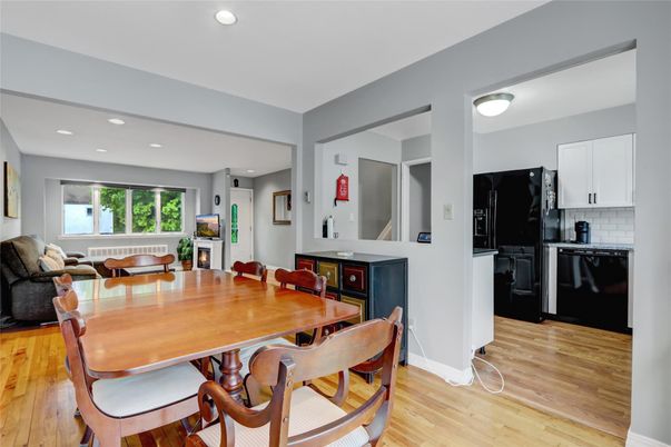 Dining room, Interior, Kitchen, Recessed Lighting, Wood Texture Flooring