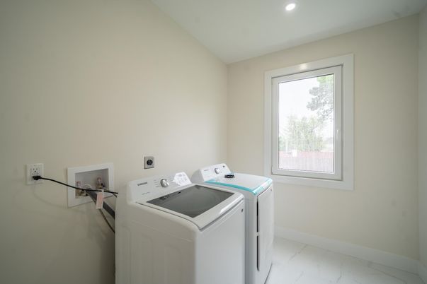 Interior, Marble, Recessed Lighting, Washer