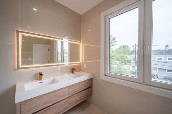 Bathroom, Dual Sink Vanities, Interior, Recessed Lighting
