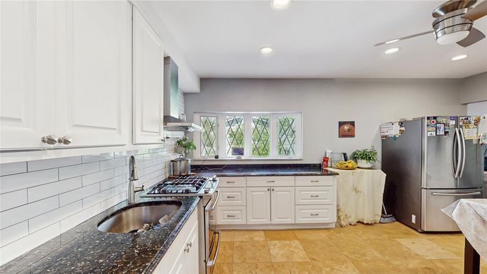 Interior, Kitchen, Recessed Lighting