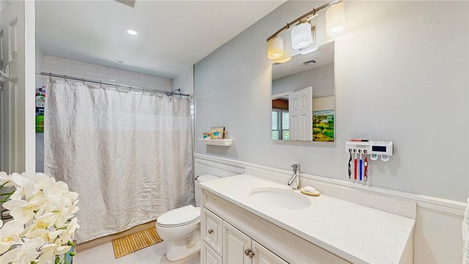 Bathroom, Interior, Recessed Lighting