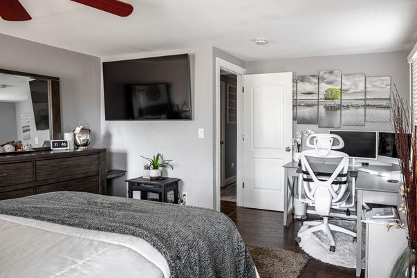 Bedroom, Home Office, Interior, Wood Texture Flooring