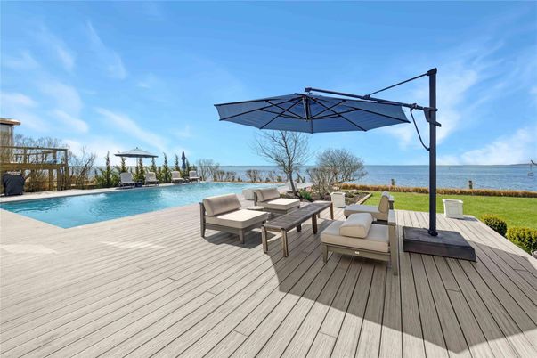 Exterior, Pool, Water