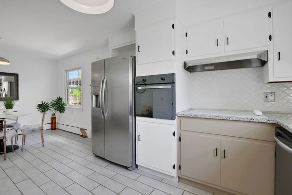 Dining room, Interior, Kitchen, Stainless Steel Appliances